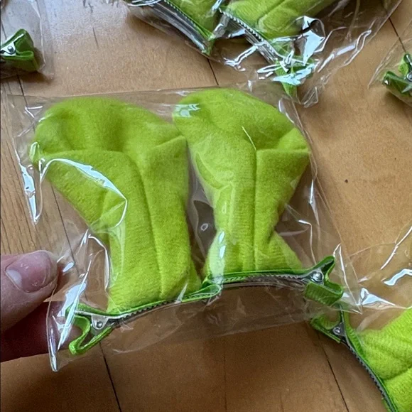 Set Of Five Clip On Shrek Ears - Picture 3 of 3